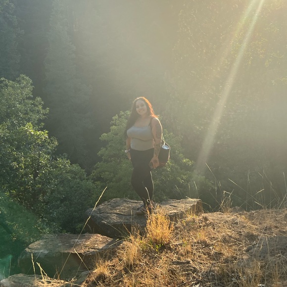 Meet your Posher, 𝒮𝒶𝒹𝒾𝑒 - Picture 1 of 1